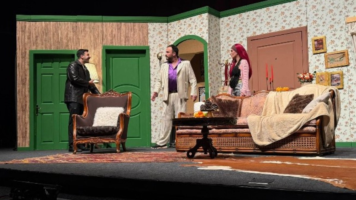 ÇILGIN KOMEDİ “RUH SALATASI” AFYON SEYİRCİSİYLE BULUŞUYOR