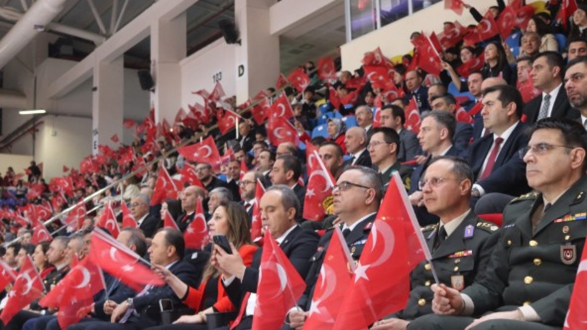 Veysel Eroğlu Stadyumu Al-Yıldızla Renklendi