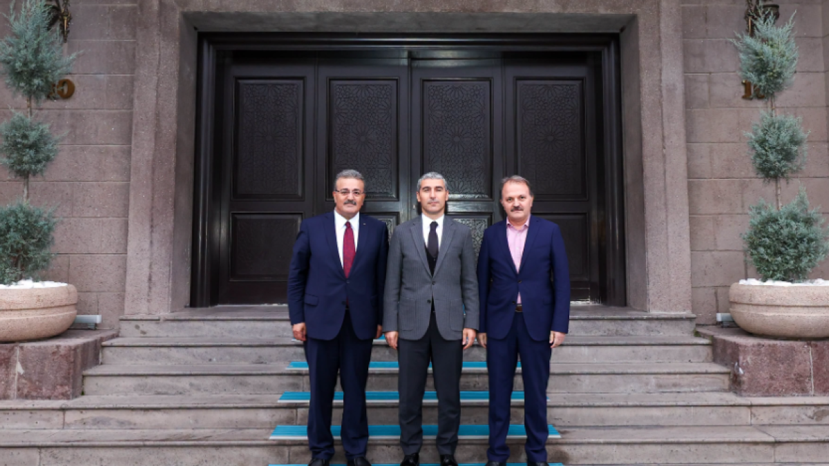 Vali Dr. Naci Aktaş, Bakan Yardımcıları Ertem ve Özçelik ile SGK Başkanı Elitaş’ı Ağırladı