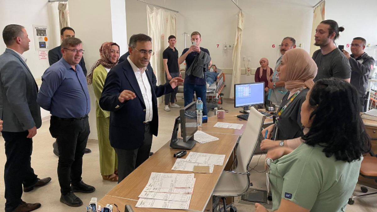 AK Parti Milletvekili Dr. Hasan Arslan'dan Kula'da Yoğun Mesai