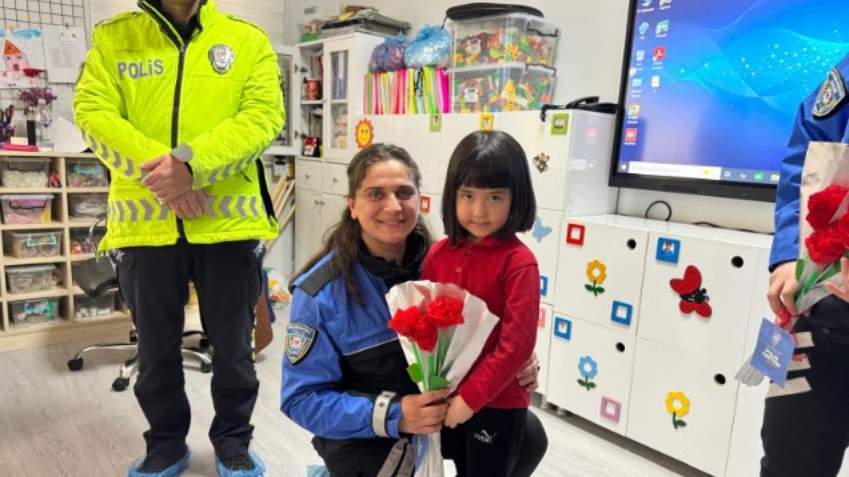 Polisten Miniklere Eğitim: