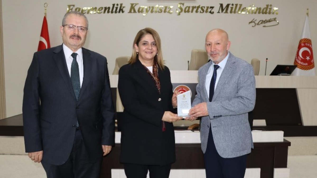 AK PARTİ KADIN KOLLARINDAN İL GENEL MECLİSİ’NE HAYIRLI OLSUN ZİYARETİ