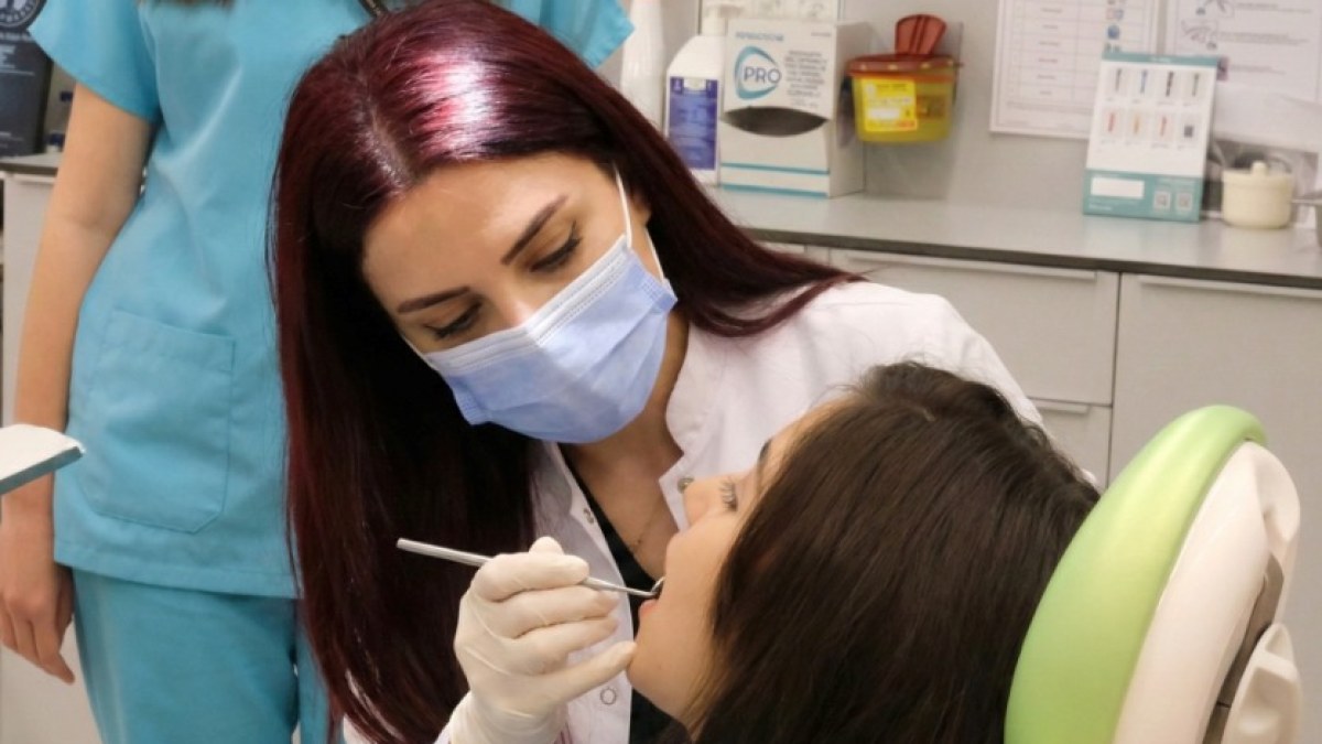 Diş hekimliği öğrencileri mesleği gerçek klinik ortamında öğreniyor!