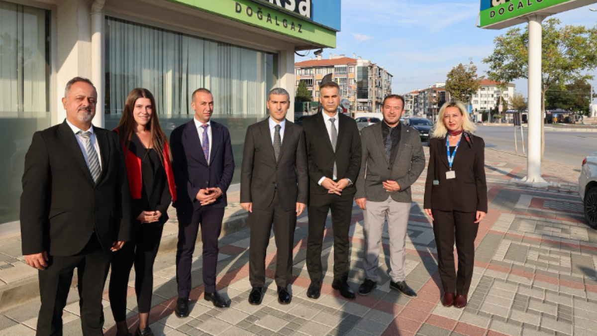Afyonkarahisar Valisi Dr. Naci Aktaş, Şehirdeki Doğalgaz Çalışmalarını Yerinde İnceledi: