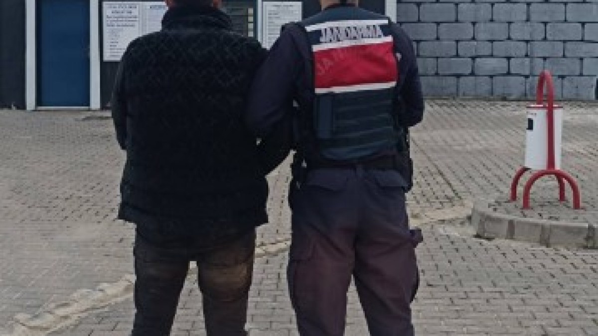 Afyonkarahisar’da Aranan Şahıs Jandarmadan Kaçamadı