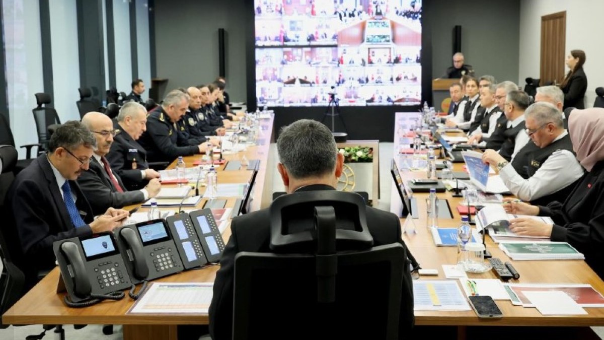 Afyonkarahisar Valisi Dr. Naci Aktaş, İçişleri Bakanı Mustafa Çiftçi Başkanlığındaki Güvenlik Toplantısına Katıldı