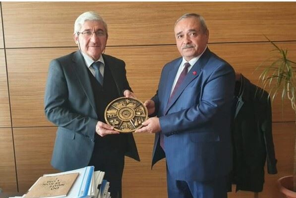  Başkanı Ahmet Şahin, Ankara’da temaslarda bulunarak İscehisar ilçesi ile ilgili taleplerini iletti.