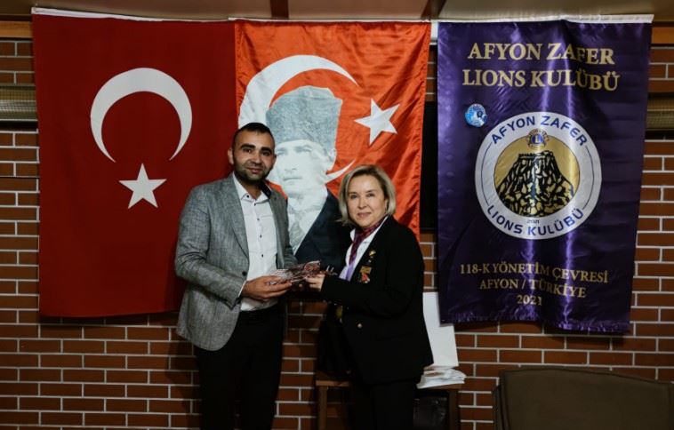 Afyon Zafer Lions Kulubü 24 yılın Öğretmenini belirledi  