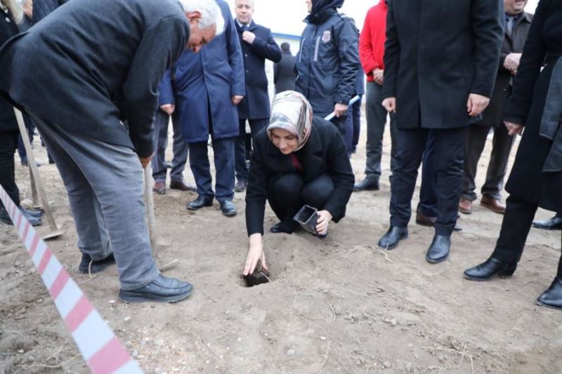 Vali Yiğitbaşı Temel Atma Töreni’ne Katıldı