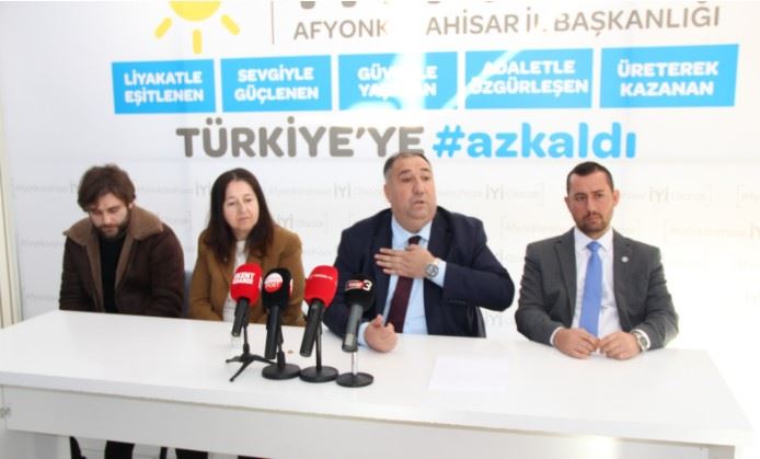 İYİPARTİHAFTALIK BASIN TOPLANTISI DÜZENLEDİ