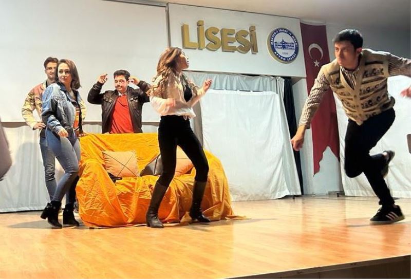 Afyon Lisesi Tiyatro Günü’nü unutmadı 