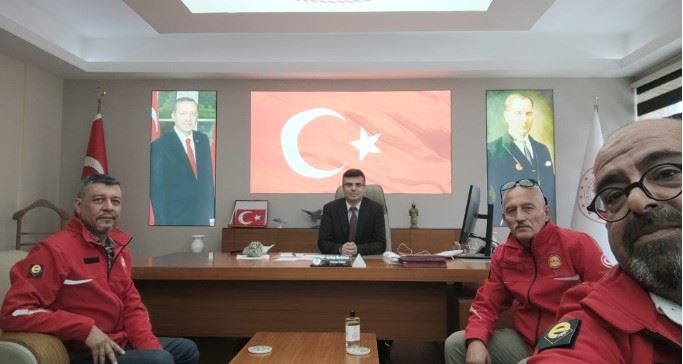 S.A.K Sandıklı Arama Kurtarma Ekibi, Afyonkarahisar İl Sağlık Müdürlüğü'nü Ziyaret Etti.