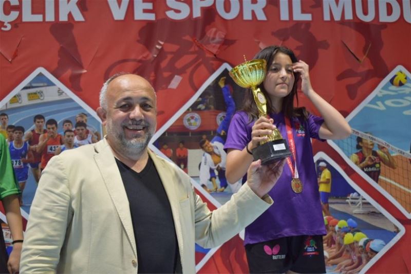 Afyonkarahisarlı Eskrim ve Masa Tenisi Sporcuları Başarılı Performanslarıyla Ödüllendirildi
