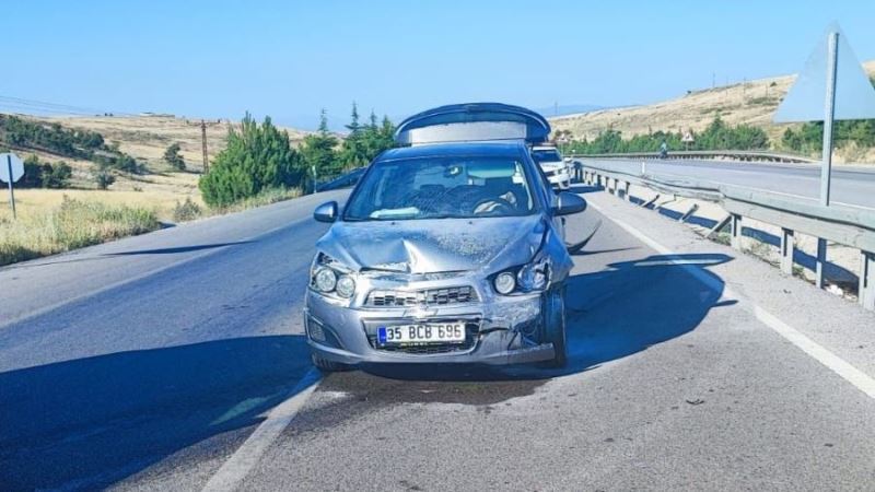 Afyonkarahisar Ankara Karayolunda Trafik Kazası: Yaralılar Var