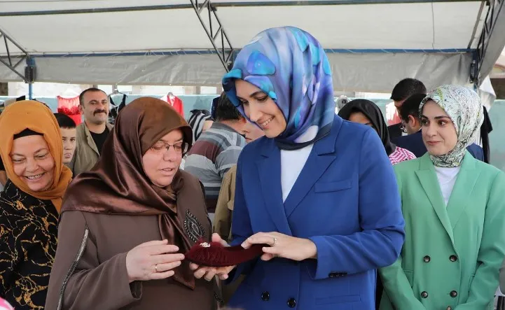 Afyonkarahisar Valisi Yiğitbaşı, Marifetli Hanımlar Pazarı’nın Açılışına Katıldı