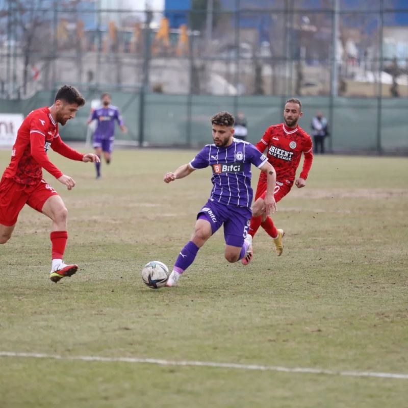 Etimesgut Belediyespor’un konugu olan Afyonspor sahadan 2-0 maglup ayrildi.