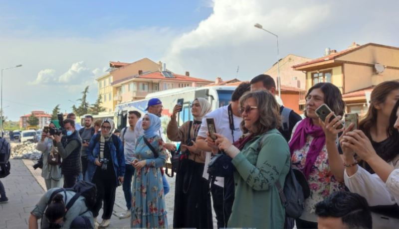 Sultandagi Kiraz Çiçeklerinin Güzelligi Fotograf Sanatçilarinin Objektifinden Muhtesem Görüntülere Dönüstü