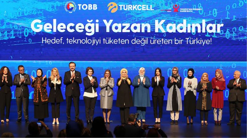 Türkiyenin Gelecegi Kapilarini    Kadinlarla Açiyor